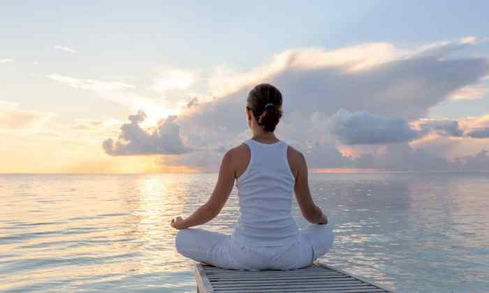 Calming meditation minute voice online health magazine man