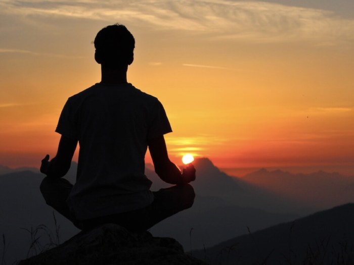 How to Meditate for Developing a Clear, Calm, and Focused Mind